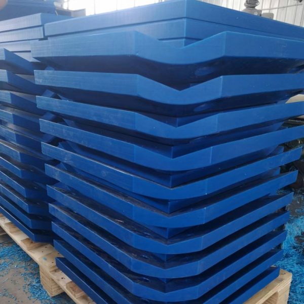 UHMWPE Curved Fender - Image 2