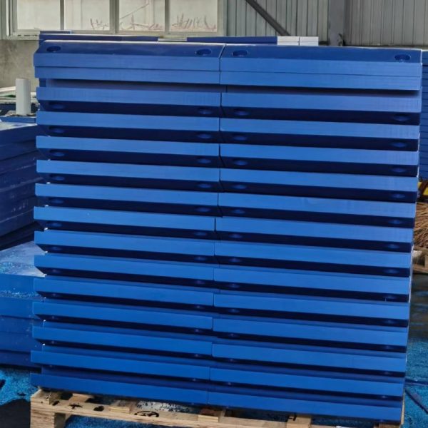 UHMWPE Curved Fender - Image 4